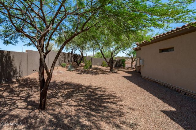 1823 W MADDOCK Road, Phoenix, AZ 85086