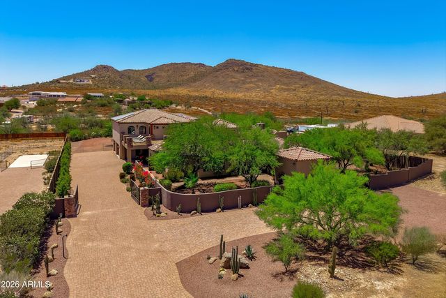 1823 W MADDOCK Road, Phoenix, AZ 85086