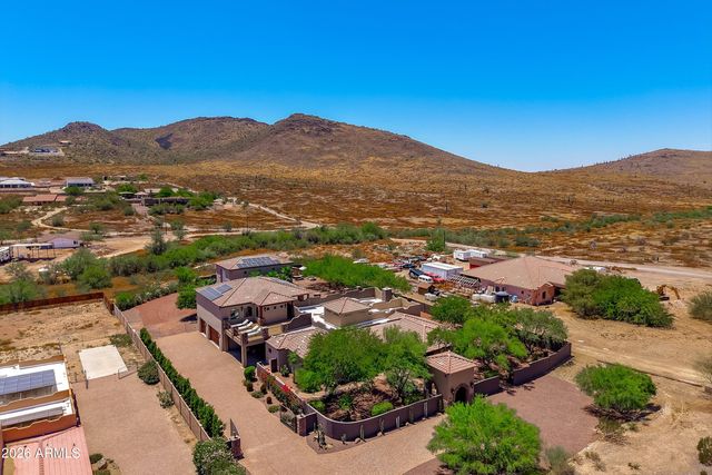 1823 W MADDOCK Road, Phoenix, AZ 85086