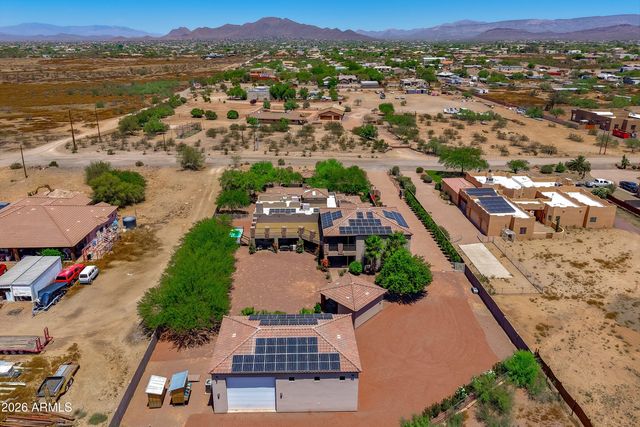 1823 W MADDOCK Road, Phoenix, AZ 85086