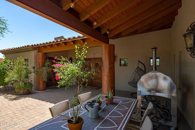 1823 W MADDOCK Road, Phoenix, AZ 85086
