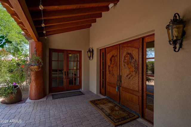 1823 W MADDOCK Road, Phoenix, AZ 85086
