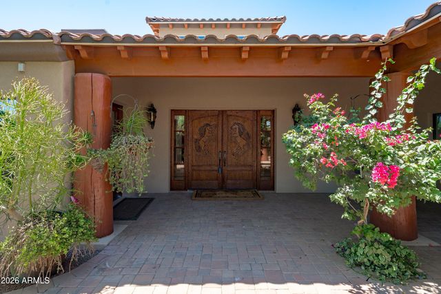 1823 W MADDOCK Road, Phoenix, AZ 85086
