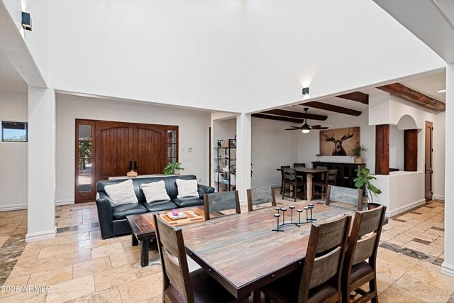 1823 W MADDOCK Road, Phoenix, AZ 85086