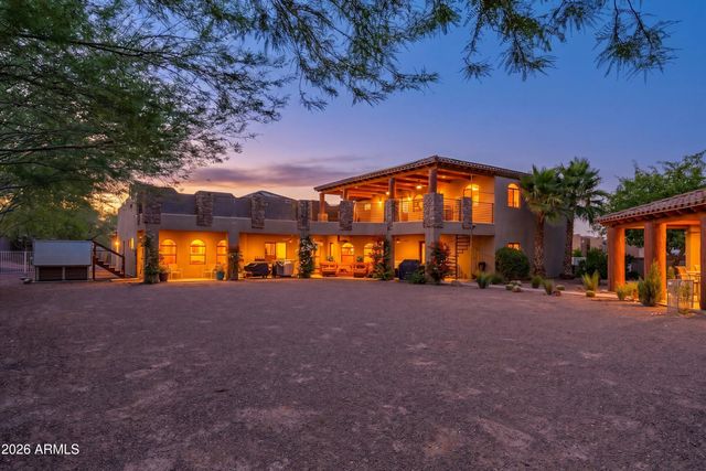 1823 W MADDOCK Road, Phoenix, AZ 85086