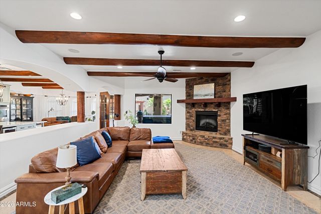 1823 W MADDOCK Road, Phoenix, AZ 85086