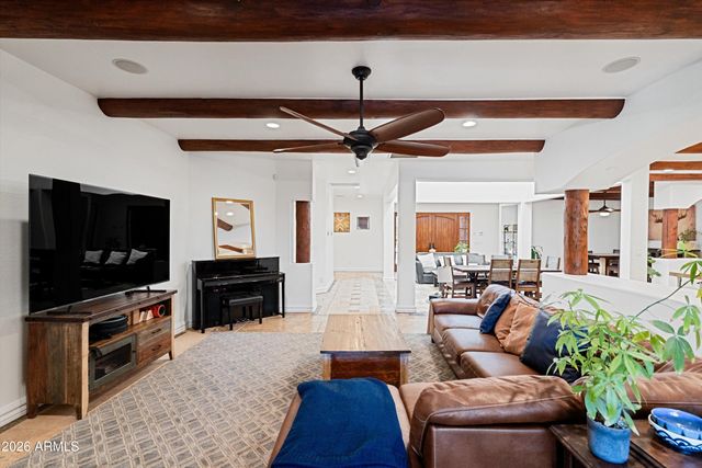 1823 W MADDOCK Road, Phoenix, AZ 85086
