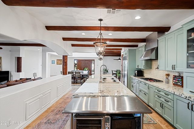 1823 W MADDOCK Road, Phoenix, AZ 85086