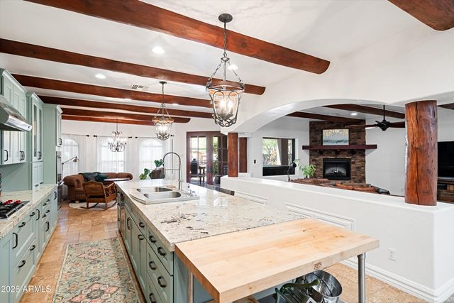 1823 W MADDOCK Road, Phoenix, AZ 85086