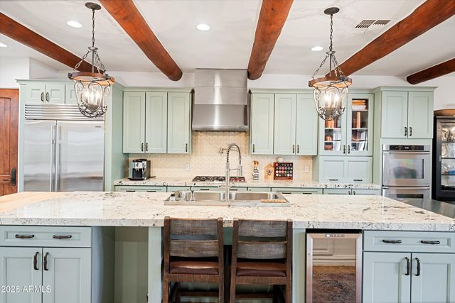 1823 W MADDOCK Road, Phoenix, AZ 85086