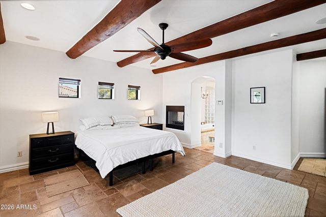 1823 W MADDOCK Road, Phoenix, AZ 85086