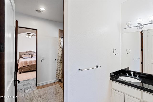 1823 W MADDOCK Road, Phoenix, AZ 85086