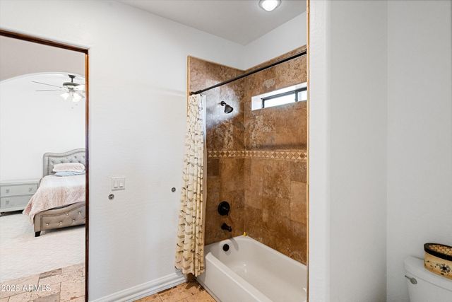 1823 W MADDOCK Road, Phoenix, AZ 85086