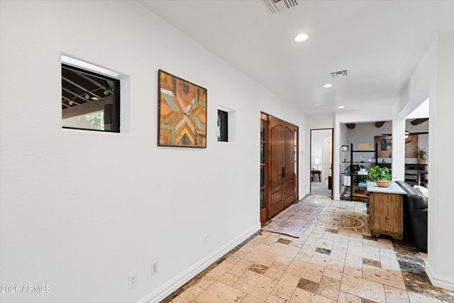1823 W MADDOCK Road, Phoenix, AZ 85086