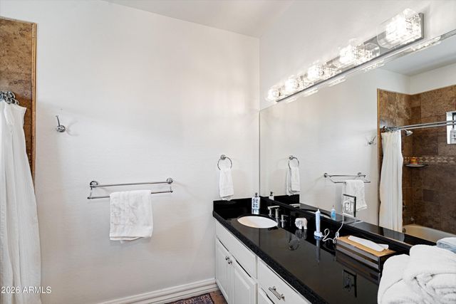 1823 W MADDOCK Road, Phoenix, AZ 85086