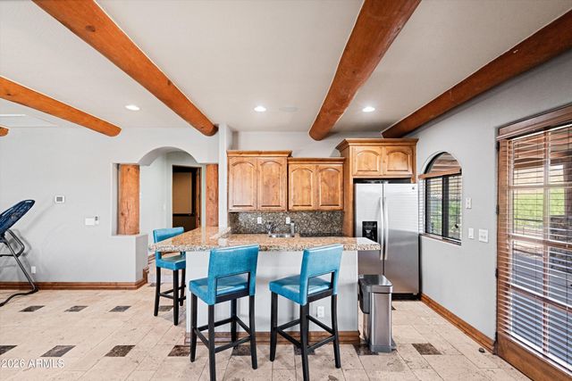 1823 W MADDOCK Road, Phoenix, AZ 85086