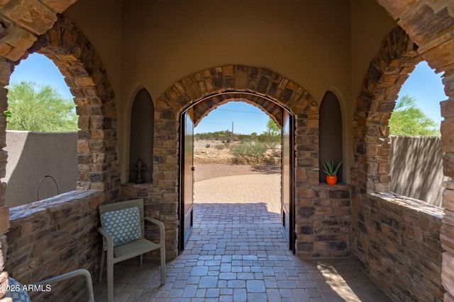 1823 W MADDOCK Road, Phoenix, AZ 85086