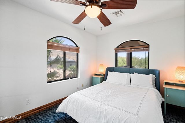 1823 W MADDOCK Road, Phoenix, AZ 85086
