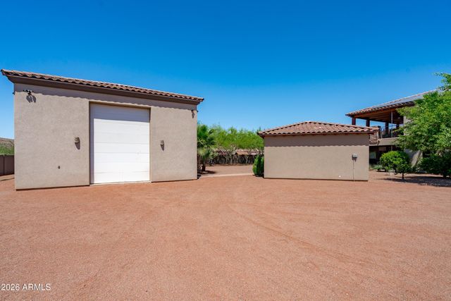 1823 W MADDOCK Road, Phoenix, AZ 85086