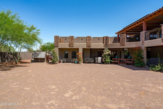 1823 W MADDOCK Road, Phoenix, AZ 85086