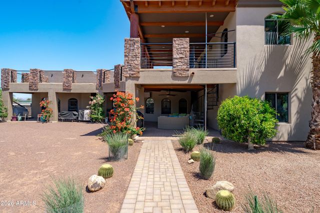 1823 W MADDOCK Road, Phoenix, AZ 85086