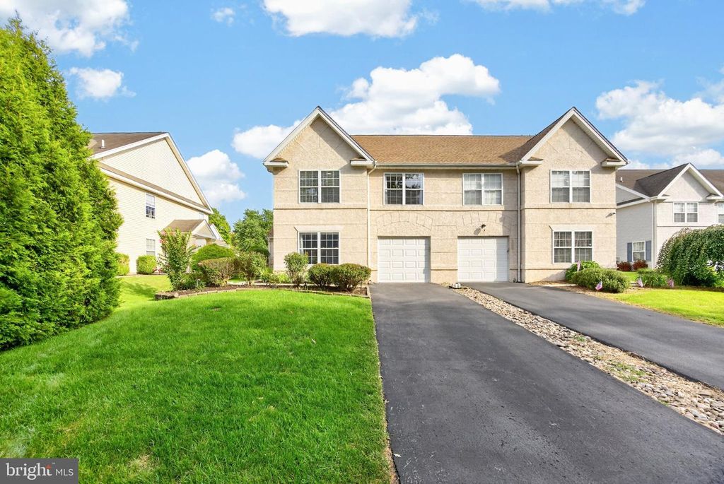 636 ELM ST, ROYERSFORD, PA 19468 — photo 4