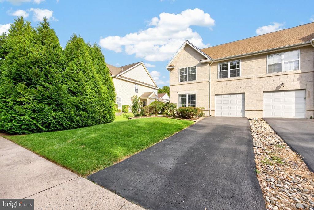 636 ELM ST, ROYERSFORD, PA 19468 — photo 5