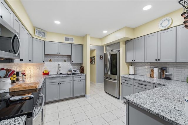 2356 Big Rock Rd, Hampton, PA 15101