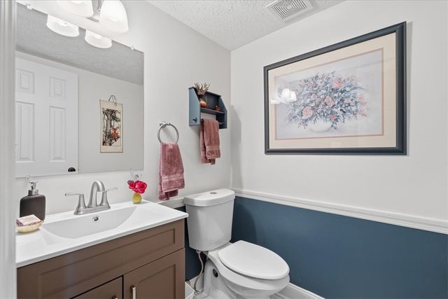 2356 Big Rock Rd, Hampton, PA 15101