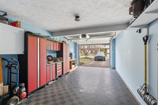 2356 Big Rock Rd, Hampton, PA 15101