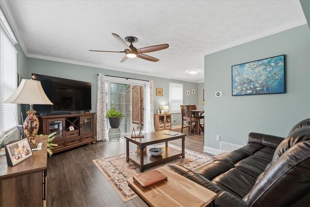 2356 Big Rock Rd, Hampton, PA 15101