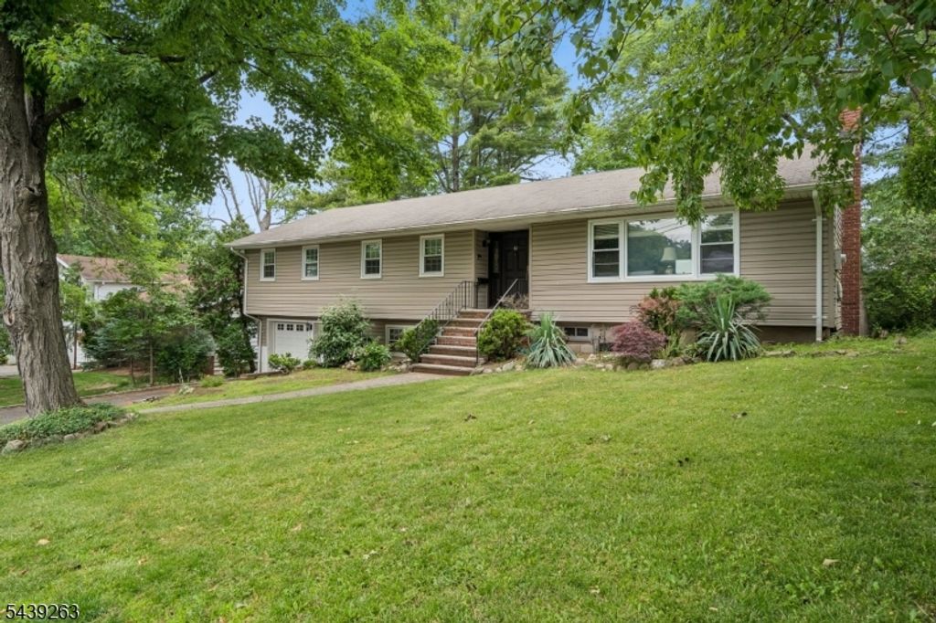 44 Korwel Cir, West Orange Twp., NJ 07052 — photo 2