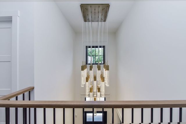 719 N Brainard Street, Naperville, IL 60563