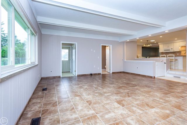 8428 Bellarine Drive, Shelby Twp, MI 48316