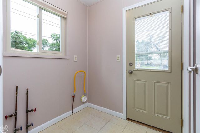 8428 Bellarine Drive, Shelby Twp, MI 48316