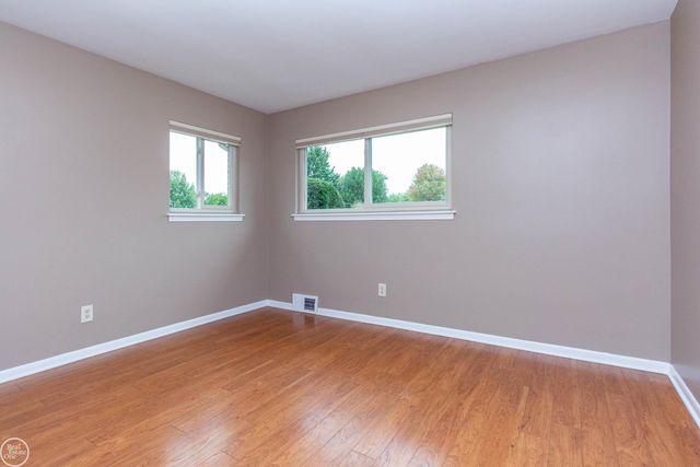 8428 Bellarine Drive, Shelby Twp, MI 48316
