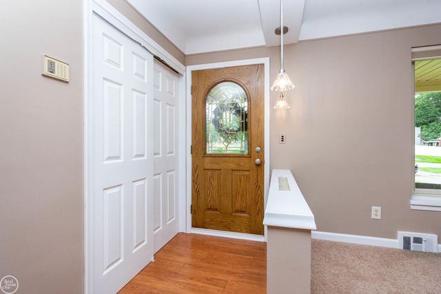 8428 Bellarine Drive, Shelby Twp, MI 48316