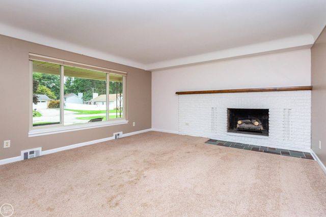8428 Bellarine Drive, Shelby Twp, MI 48316