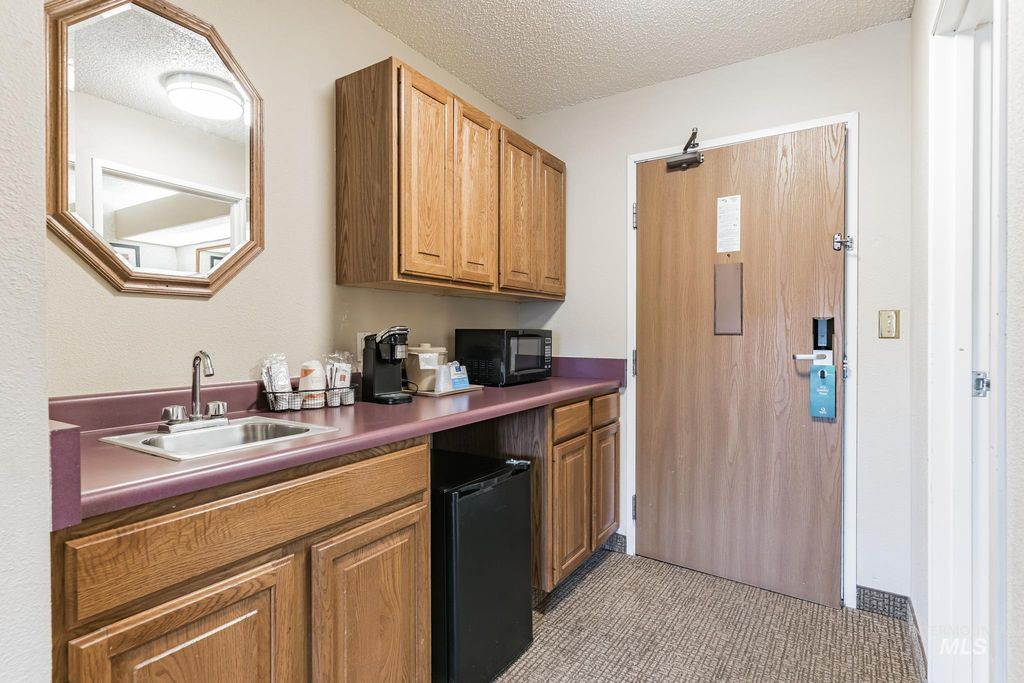 Address unavailable. photo 10