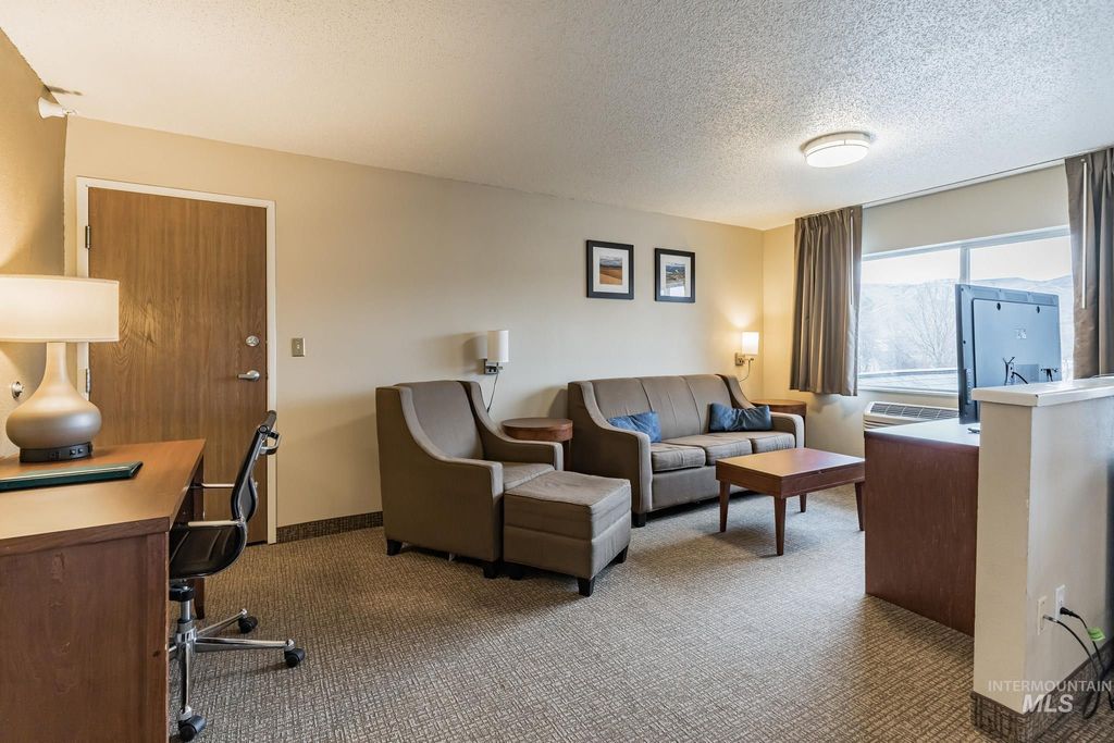 Address unavailable. photo 12