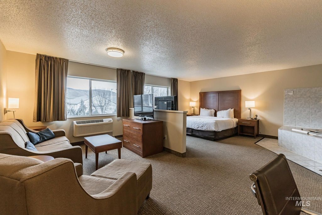 Address unavailable. photo 13