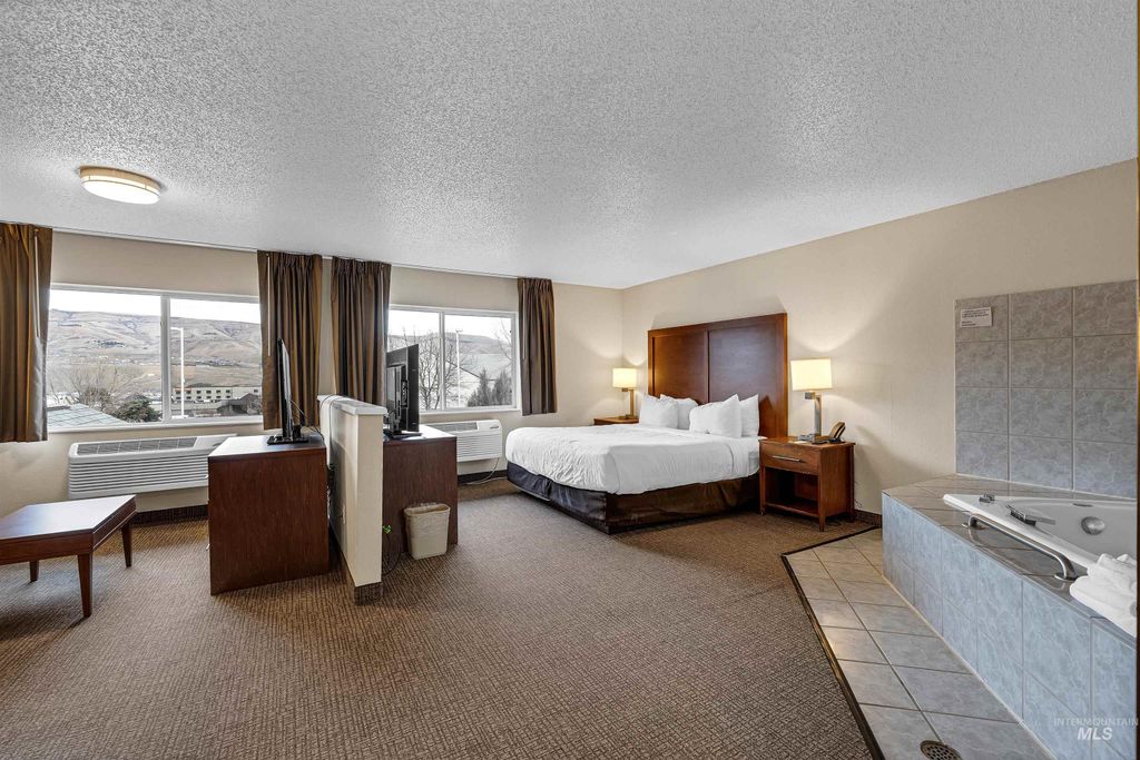 Address unavailable. photo 16