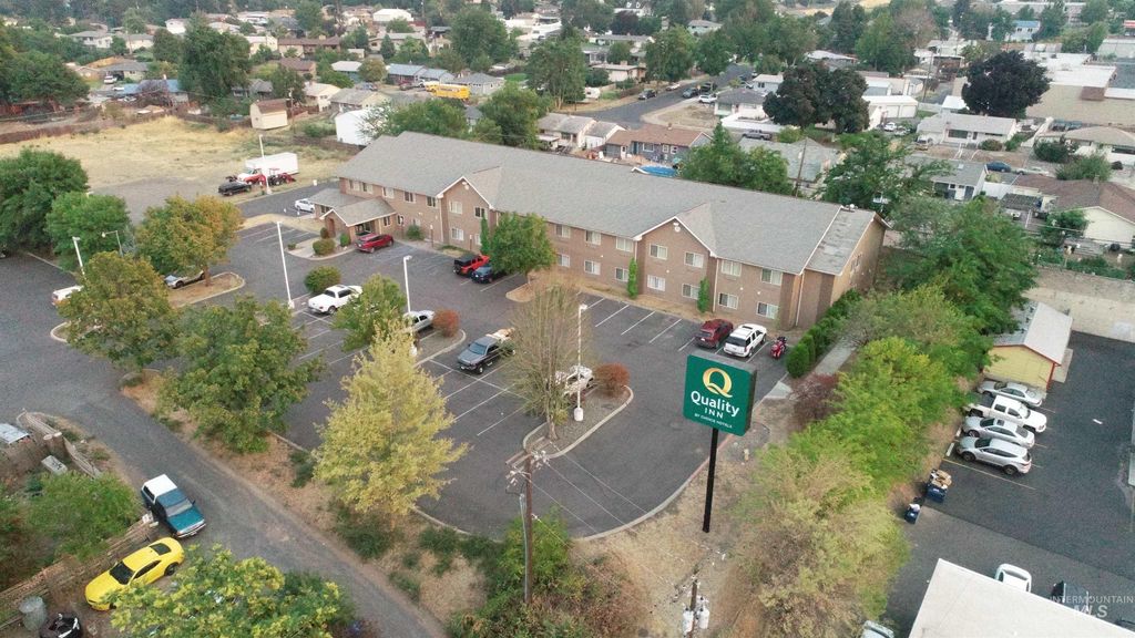 Address unavailable. photo 38