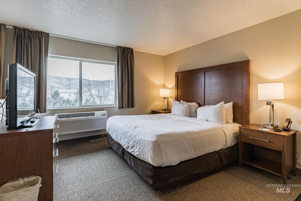 Address unavailable. photo 6