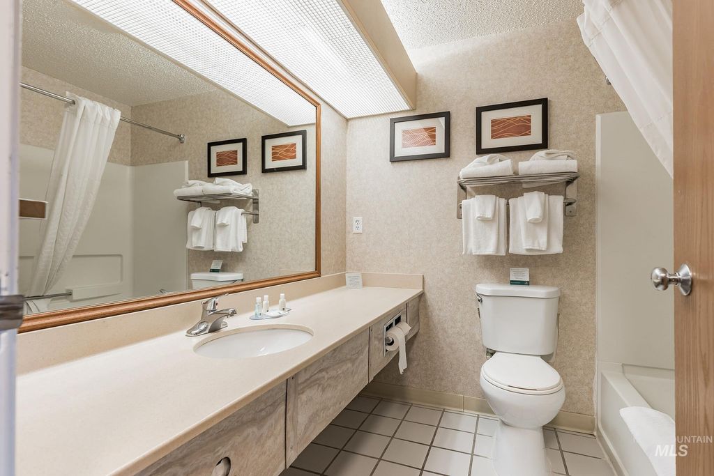 Address unavailable. photo 8