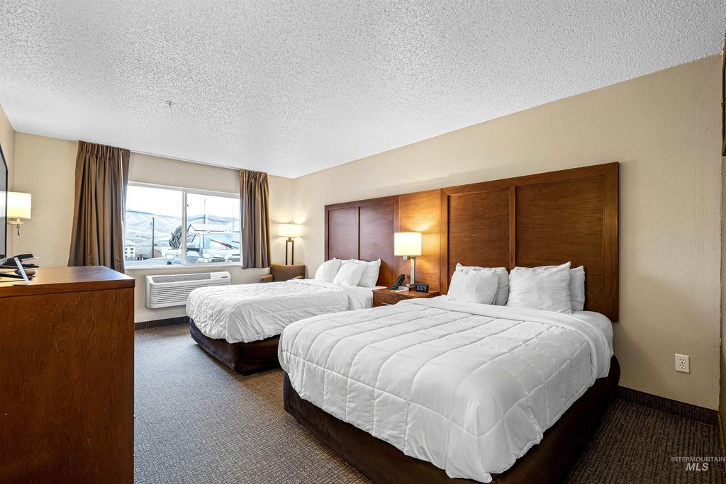 Address unavailable. photo 9