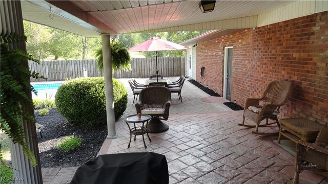 964 Johnsonville Road, Chester, WV 26034