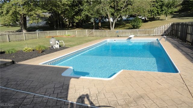 964 Johnsonville Road, Chester, WV 26034