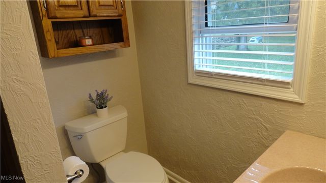 964 Johnsonville Road, Chester, WV 26034