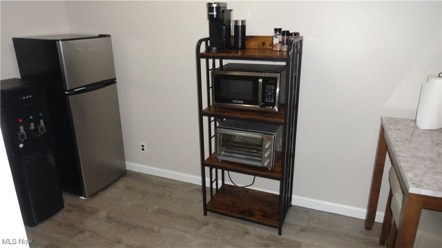 964 Johnsonville Road, Chester, WV 26034